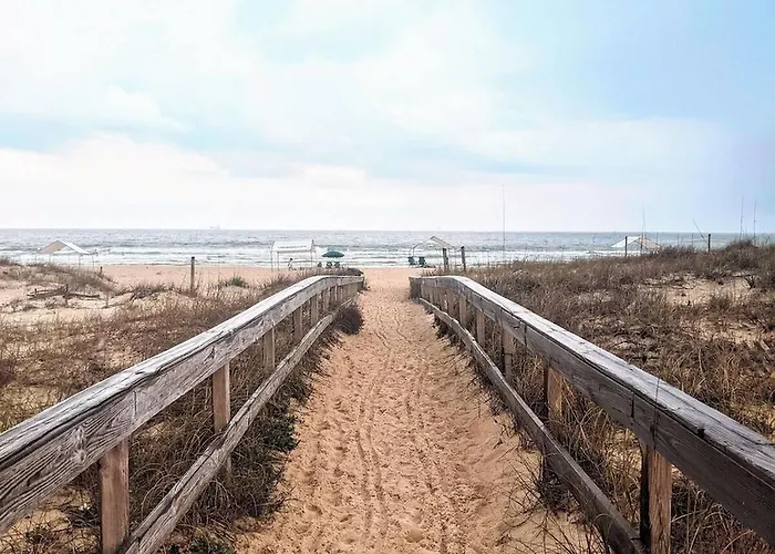 Dandy Sandy Sleeps 24 - Pets - Pools - Hot Tubs Gulf Shores