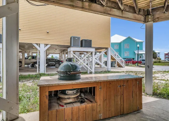Dandy Sandy Sleeps 24 - Pets - Pools - Hot Tubs Country house
