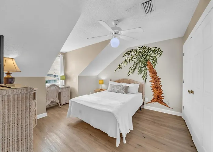 Dandy Sandy Sleeps 24 - Pets - Pools - Hot Tubs Gulf Shores
