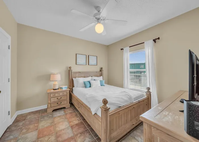 Dandy Sandy Sleeps 24 - Pets - Pools - Hot Tubs Gulf Shores