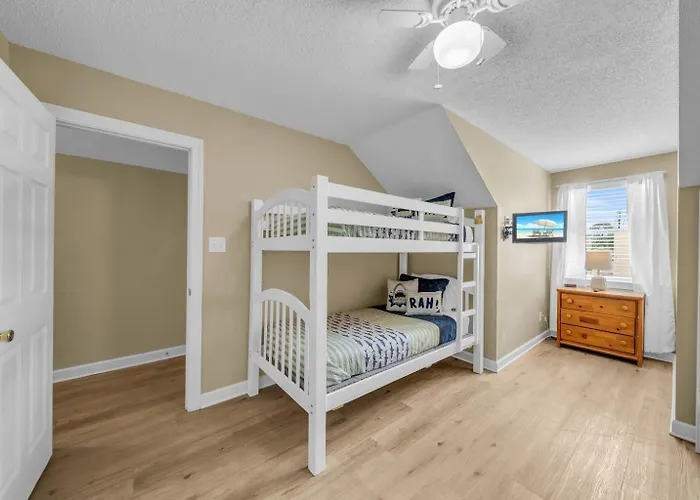Dandy Sandy Sleeps 24 - Pets - Pools - Hot Tubs Country house Gulf Shores