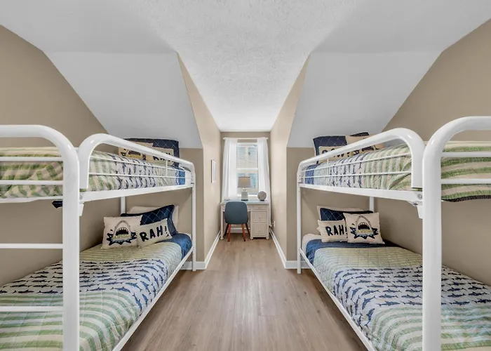 Dandy Sandy Sleeps 24 - Pets - Pools - Hot Tubs Country house