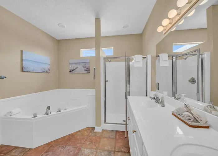 Dandy Sandy Sleeps 24 - Pets - Pools - Hot Tubs Gulf Shores