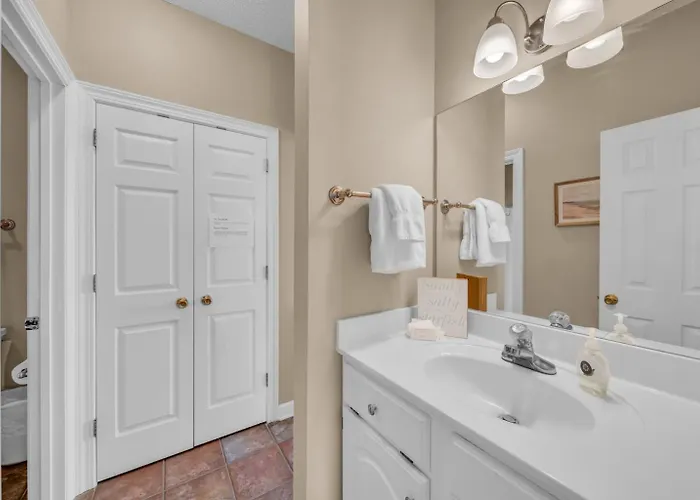 Dandy Sandy Sleeps 24 - Pets - Pools - Hot Tubs *