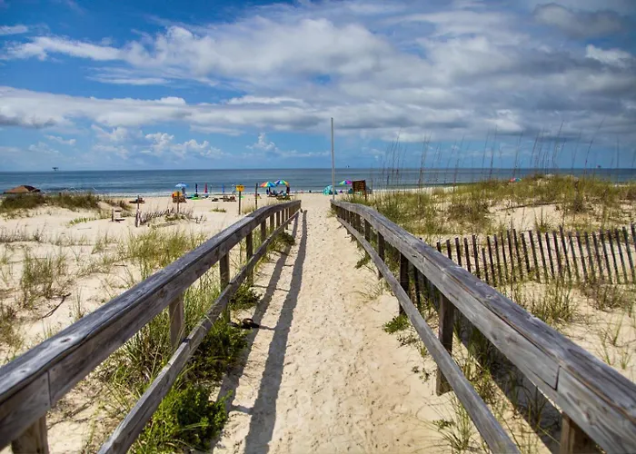 Dandy Sandy Sleeps 24 - Pets - Pools - Hot Tubs Country house Gulf Shores