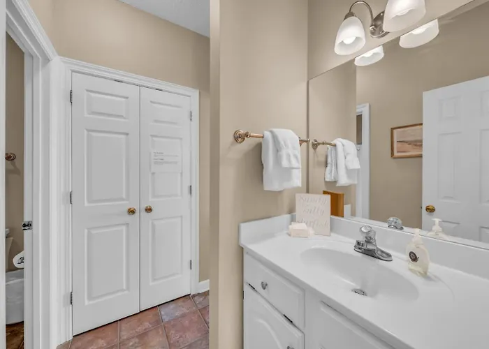 Dandy Sandy Sleeps 24 - Pets - Pools - Hot Tubs Gulf Shores